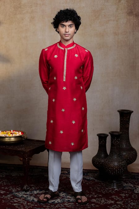 Hilo Design Kumkuma Embroidered Kurta With Dupatta 