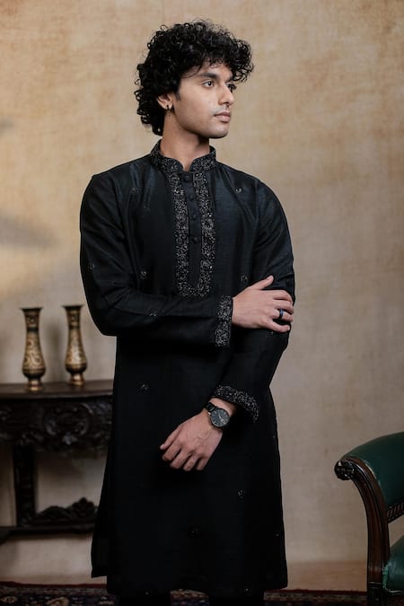 Hilo Design_Black Embroidery Kajal Phool Kurta _Online_at_Aza_Fashions