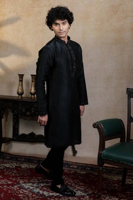 Hilo Design_Black Embroidery Kajal Phool Kurta _at_Aza_Fashions