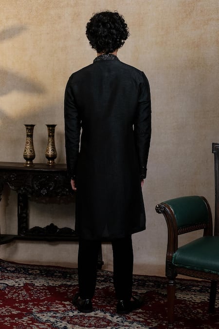 Hilo Design Kajal Phool Embroidered Kurta 