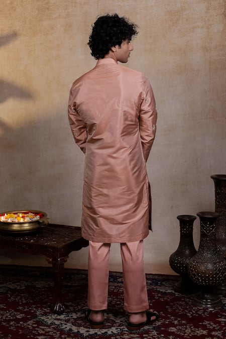 Hilo Design Balaji Ratna Pattu Kurta Set 