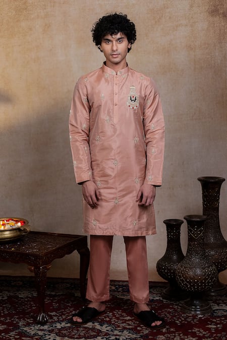 Hilo Design Balaji Ratna Pattu Kurta Set 