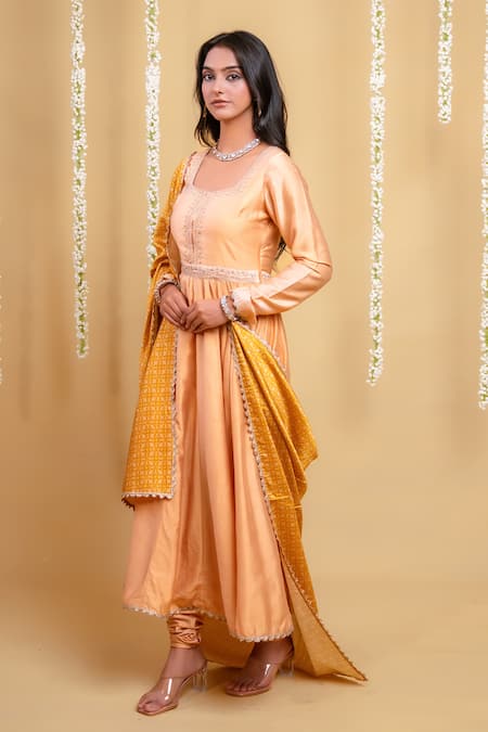 Grass & Sunshine_Beige Chanderi Embroidery, Lace Square Neck Golden Serenade Anarkali Set _Online_at_Aza_Fashions