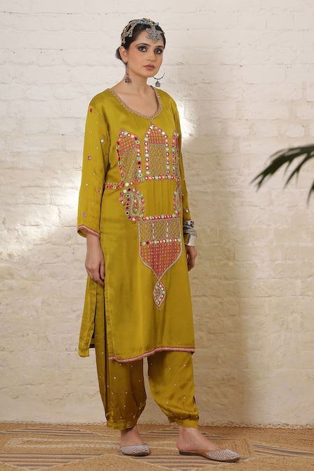 Sheeshakari Minar Motif Hand Embroidered Kurta Salwar Set 