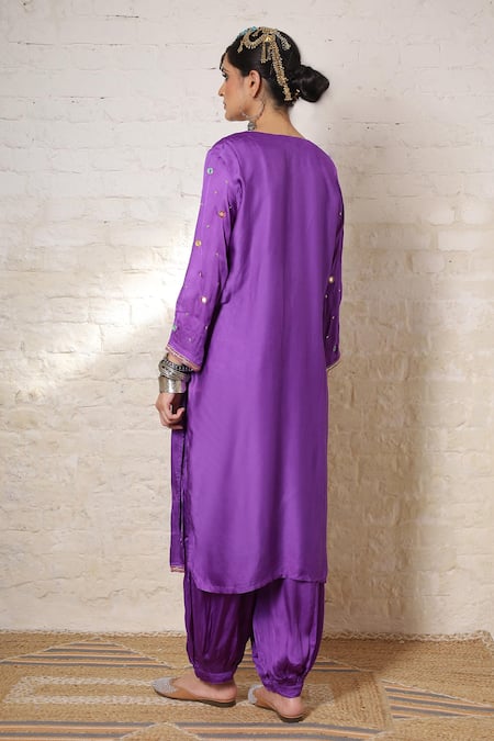 Sheeshakari Minar Motif Hand Embroidered Kurta Set 