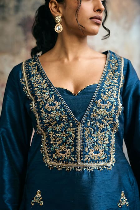 Buy_SAANJH BY LEA_Blue Velvet, Silk, Organza Embroidery, Ambar Hand-embroidered Kurta Set _Online_at_Aza_Fashions