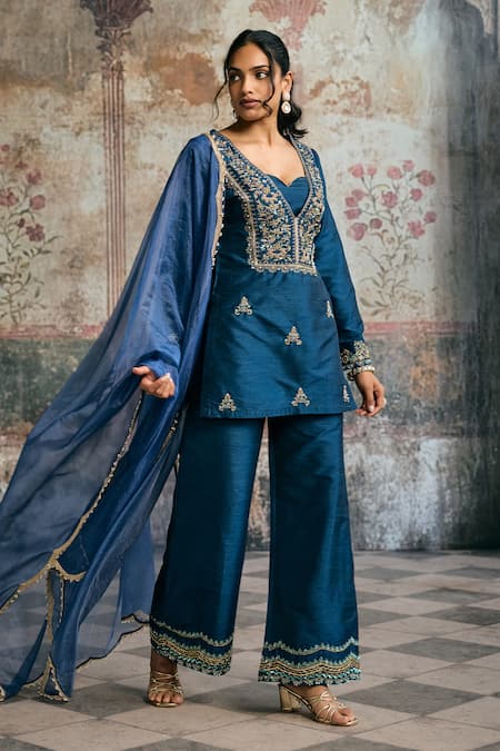 Buy_SAANJH BY LEA_Blue Velvet, Silk, Organza Embroidery, Ambar Hand-embroidered Kurta Set 