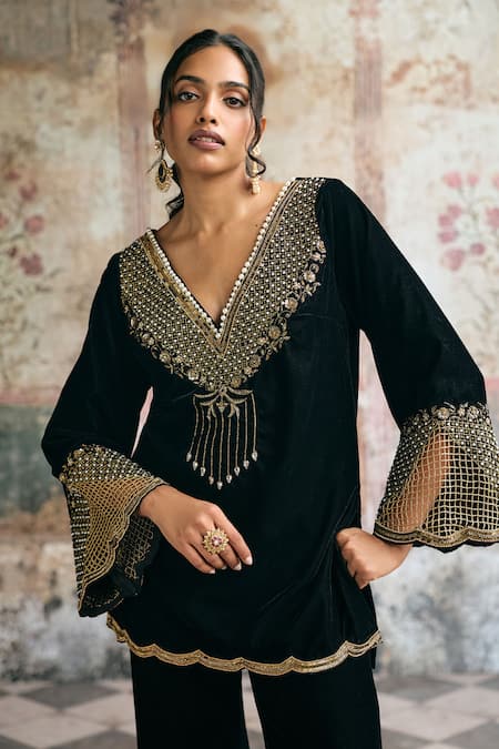 SAANJH BY LEA_Black Velvet Embroidery, Sequins, Pearls, Asmaira Hand-embroidered Kurta Set _Online_at_Aza_Fashions