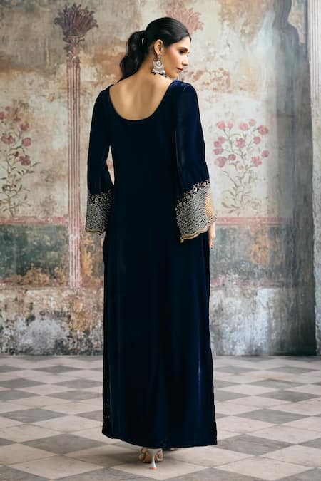 SAANJH BY LEA Nayla Hand-Embroidered Velvet Kaftan & Pant Set 