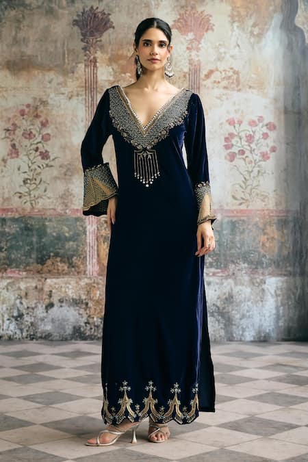 SAANJH BY LEA Nayla Hand-Embroidered Velvet Kaftan & Pant Set 