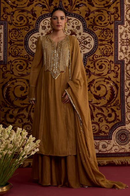 Meesa Hand Embroidered Chanderi Silk Kurta Set 