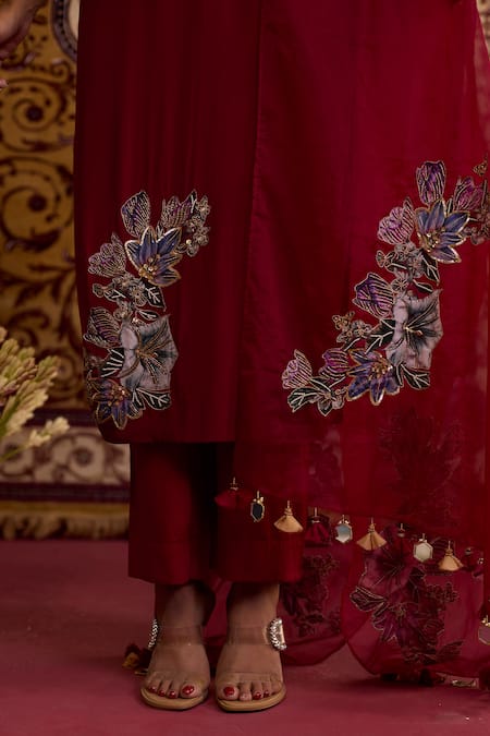 Buy_Meesa_Maroon Crepe, Organza Embroidery, Beads, Tassels Sleeveless Kurta Pant Set _Online_at_Aza_Fashions