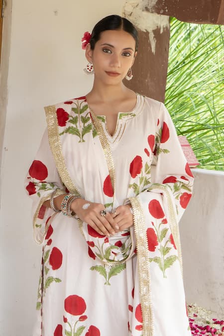 Shop_Maison Shefali_White Cotton Gota Patti V-neck Mughal Boota Print Kurta Set _Online_at_Aza_Fashions