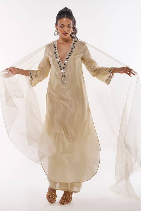 Ankita Dharman_Ivory Chanderi, Organza Mirrors V-neck Pearl Work Kaftan Set _Online_at_Aza_Fashions