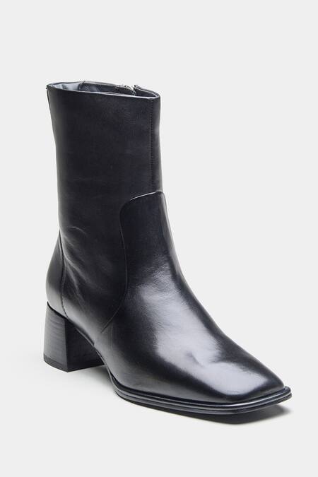 Buy_Oroh_Black Abigail Genuine Leather Block Heel Ankle Boots _Online_at_Aza_Fashions