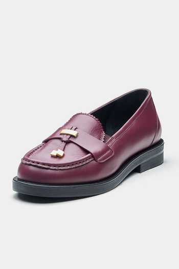 Buy_Oroh_Maroon Antonia Genuine Leather Loafers With Metal Accent 