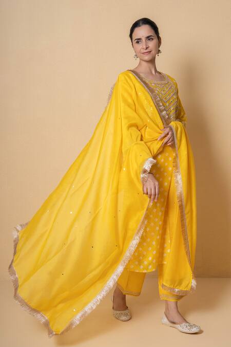 Kameez_Yellow Chanderi Gota Patti, Embroidery, Sequins Round Sunlit Glow Kurta Set _Online_at_Aza_Fashions
