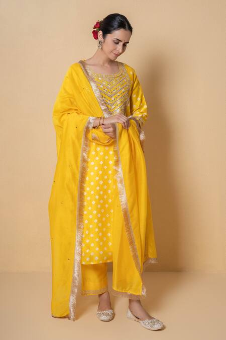 Buy_Kameez_Yellow Chanderi Gota Patti, Embroidery, Sequins Round Sunlit Glow Kurta Set _Online_at_Aza_Fashions