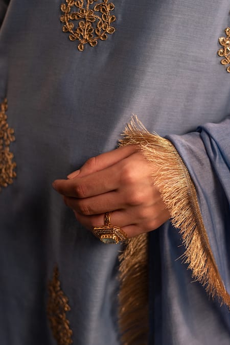 Buy_Kameez_Gray Chanderi, Cotton Gota Patti, Mirrors, Lace, Fringe Round Work Kurta Set 