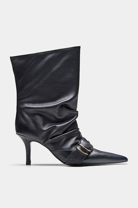 Buy_Oroh_Black Buckles Genuine Leather Detail Ankle Boots _Online_at_Aza_Fashions