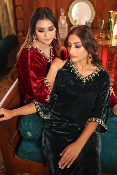 Negra Elegante Green Velvet, Modal Pearl, Sequin And Zari Work, Straight Kaftan & Palazzo Set at Aza Fashions Negra Elegante_Green Velvet, Modal Pearl, Sequin And Zari Work, Straight Kaftan & Palazzo Set _at_Aza_Fashions