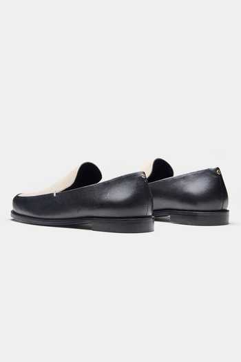 Oroh Veronica Loafers with Flat Heel 