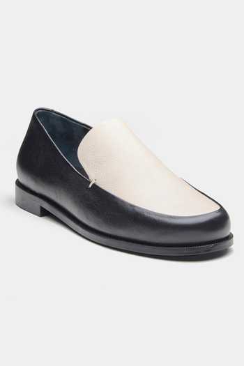 Buy_Oroh_Black Veronica Loafers With Flat Heel _Online_at_Aza_Fashions