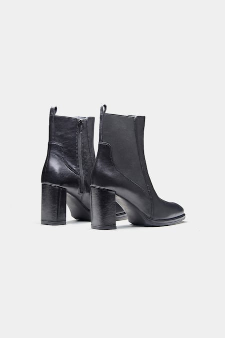 Shop_Oroh_Black Amaia Smooth Design Block Heel Ankle Boots _Online_at_Aza_Fashions