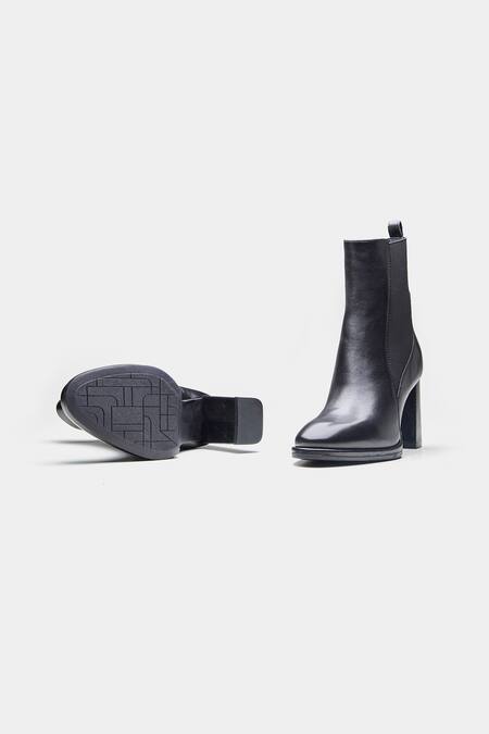 Buy_Oroh_Black Amaia Smooth Design Block Heel Ankle Boots 