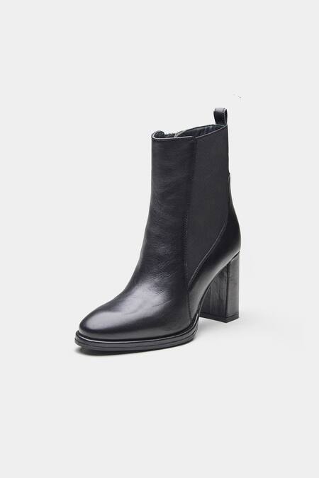 Shop_Oroh_Black Amaia Smooth Design Block Heel Ankle Boots 