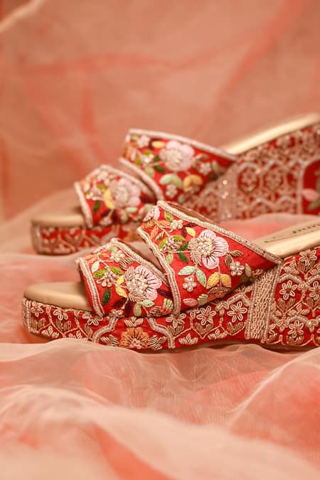 Around Always_Red Embroidery, Zari, Beads Gulbarg Floral Thread And Wedges _Online_at_Aza_Fashions