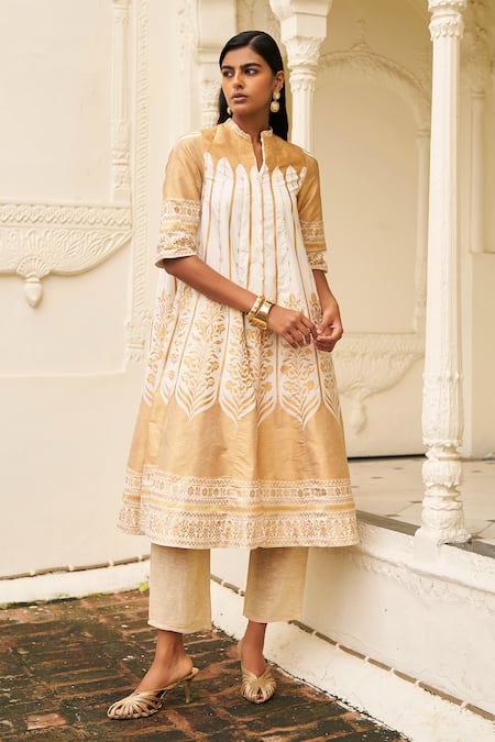 Buy_Dash And Dot_Ivory Brocade, Silk, Linen Embroidery, Metallic Banaras Jacket And Pant Set 