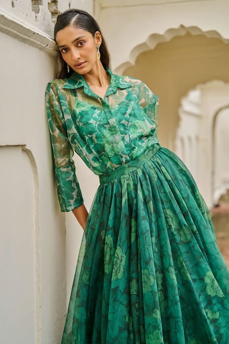 Buy Dash And Dot Emerald Green Viscose, Brocade, Silk Collared Printed Organza Maxi Skirt Set Buy_Dash And Dot_Emerald Green Viscose, Brocade, Silk Collared Printed Organza Maxi Skirt Set