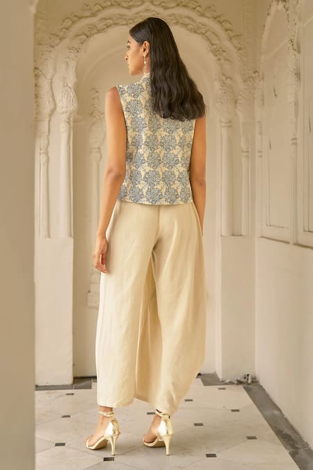 Dash And Dot Embroidered Sleeveless Top 