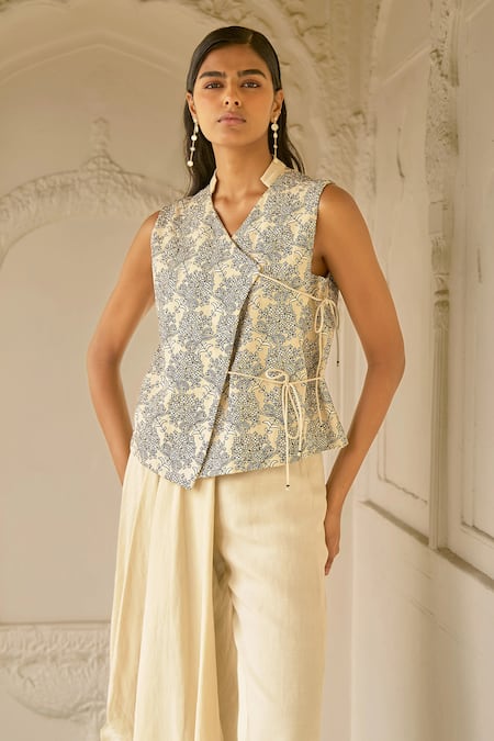 Dash And Dot Embroidered Sleeveless Top 