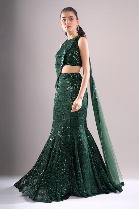 Samyukta Singhania Emerald Green Net, Lycra Sequins, Embroidery Round Neck Wavy Hand Lehenga Set at Aza Fashions Samyukta Singhania_Emerald Green Net, Lycra Sequins, Embroidery Round Neck Wavy Hand Lehenga Set _at_Aza_Fashions