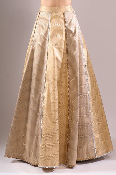 Samyukta Singhania_Gold Brocade Embroidery Sweetheart Neck Hand Lehenga Set _Online_at_Aza_Fashions