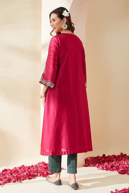 Mushio Magenta Floral Embroidered Chanderi Rashika Kurta 
