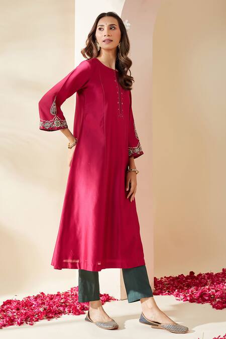 Buy_Mushio_Magenta Chanderi, Cotton, Silk, Tissue Embroidery, Floral Rashika Kurta Set _Online_at_Aza_Fashions