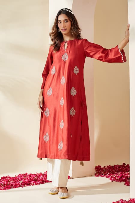 Mushio_Red Chanderi, Cotton, Silk, Tissue Embroidery, Tassels Keyhole Dilruba Kurta Set _Online_at_Aza_Fashions
