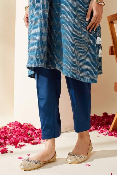 Mushio_Blue Chanderi, Crepe Zari Stripe Embellished Pranita Kurta And Pant Set _at_Aza_Fashions
