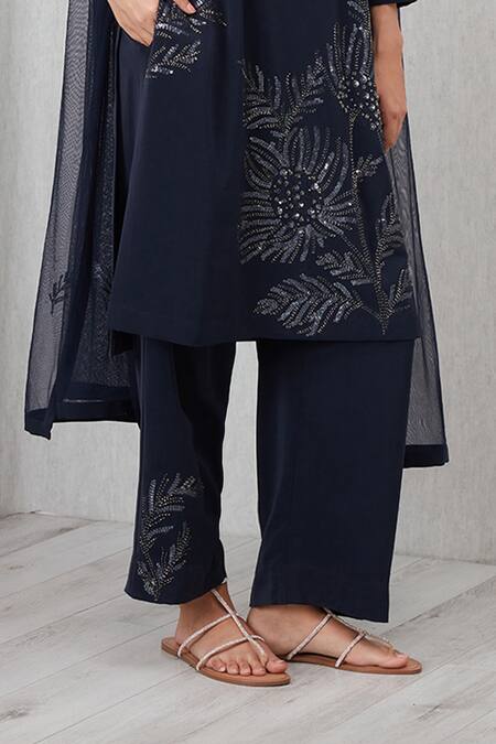 RANNA GILL_Navy Crinkle Embroidery, Sequins V-neck Tara Kurta Set_Online_at_Aza_Fashions