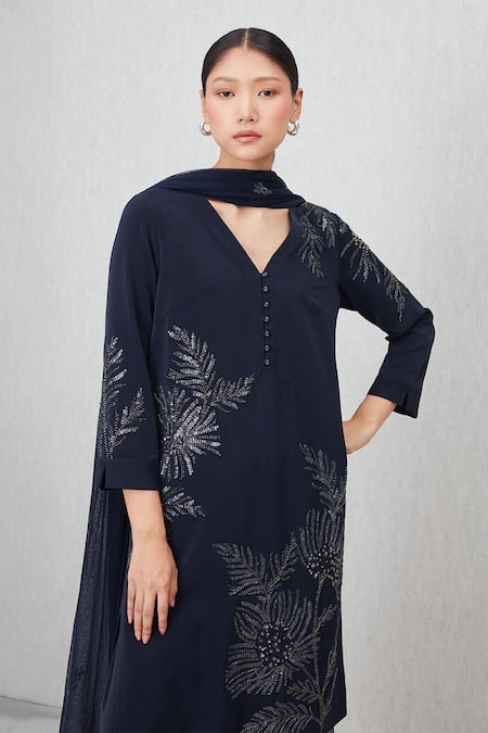Buy_RANNA GILL_Navy Crinkle Embroidery, Sequins V-neck Tara Kurta Set_Online_at_Aza_Fashions