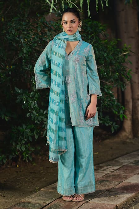 Shalkii Embroidered Kalidar Kurta & Pant Set 
