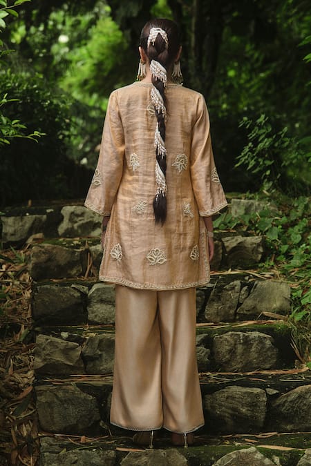 Shalkii Artisanal Embroidered Kurta & Straight Pant Set 