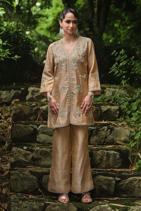 Buy_Shalkii_Gold Silk, Tissue Embroidery, Sequins, Artisanal Kurta And Straight Pant Set _Online_at_Aza_Fashions