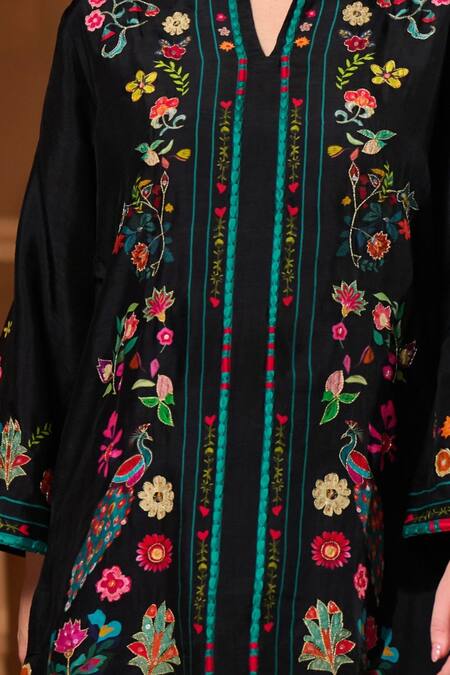Taroob_Black Shantoon, Silk Embroidery Split V-neck Dancing Feathers Kurta And Pant Set _Online_at_Aza_Fashions