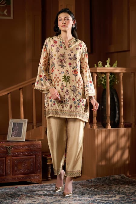 Shop_Taroob_Beige Shantoon Embroidery Split V-neck Gulsitar Kurta And Pant Set _Online_at_Aza_Fashions