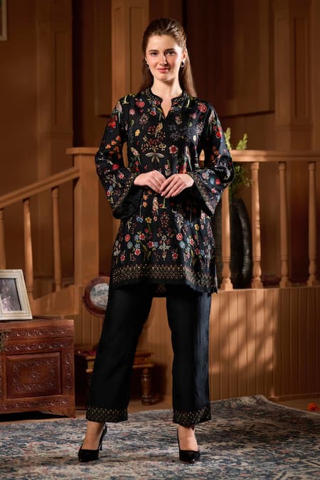 Taroob Gulsitar Embroidered Kurta & Pant Set 
