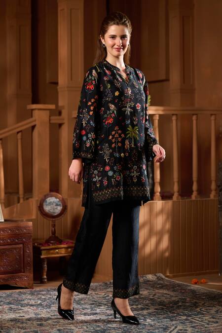 Taroob_Black Silk Embroidery, Stones Split V-neck Gulsitar Kurta And Pant Set _Online_at_Aza_Fashions